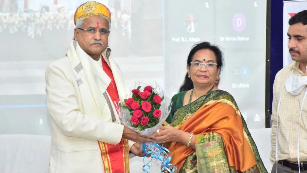 Dr. Rajshree Gandhi Congratulates Prof. (Dr.) Amarika Singh on Appointment as Vice Chancellor on Behalf of Consumer Protection Organization